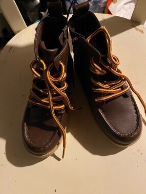 New (with tags Cat & Jack Brown Kids Lace-Up Boots with Yellow and Red Laces
